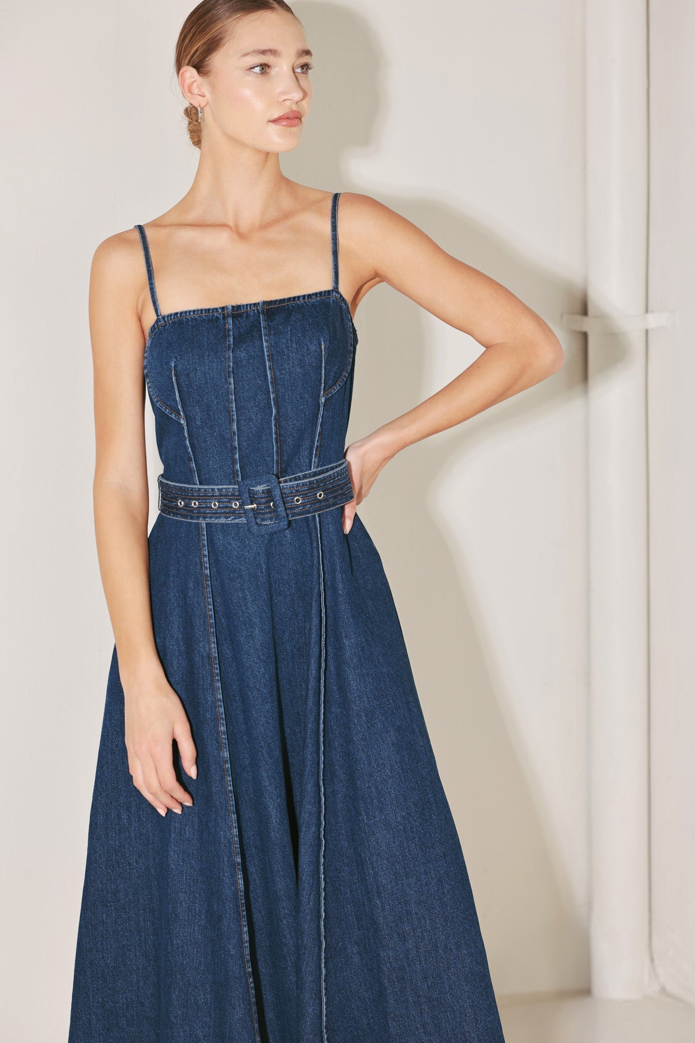 UNDERSTATED ICON DENIM MIDI DRESS