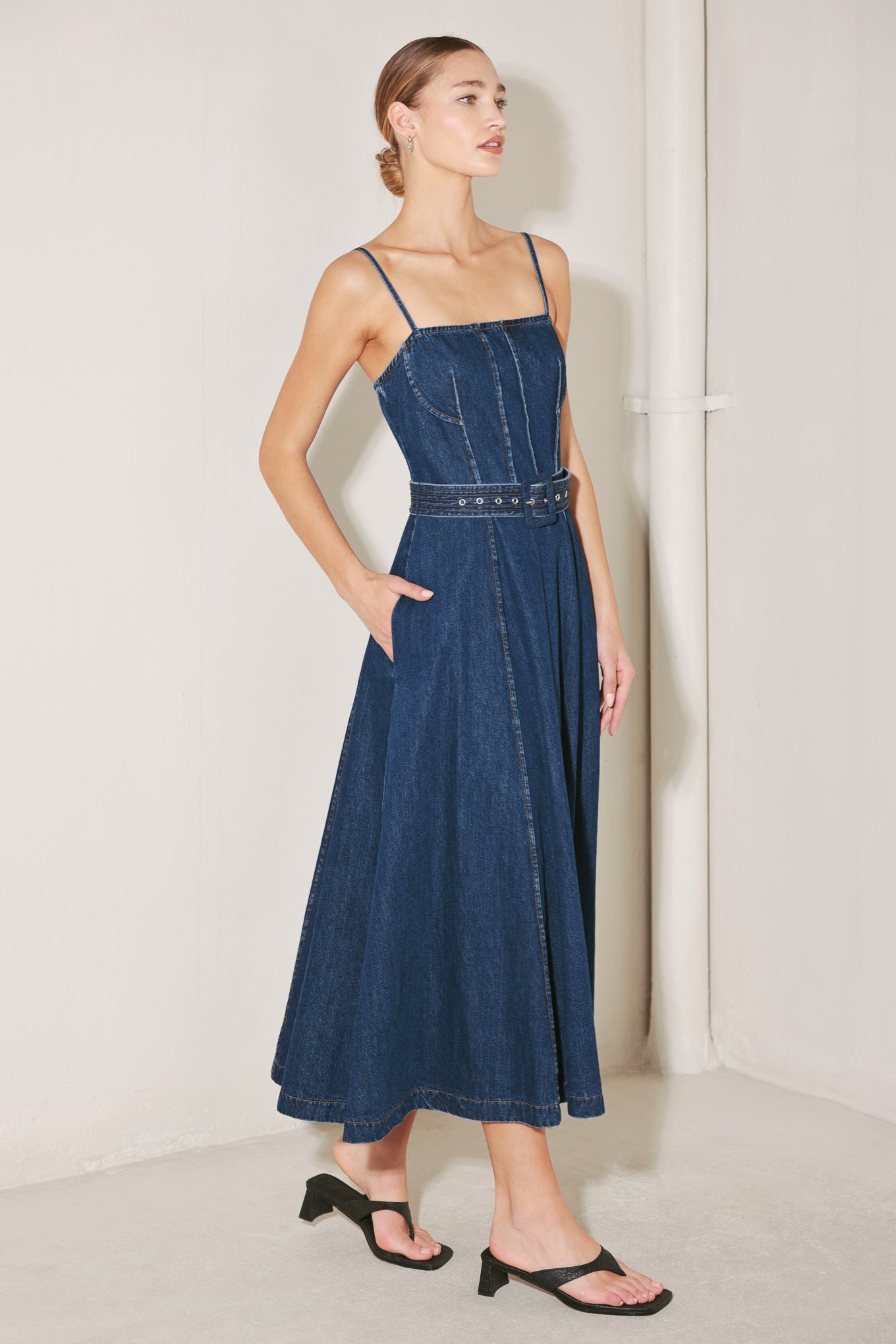 UNDERSTATED ICON DENIM MIDI DRESS