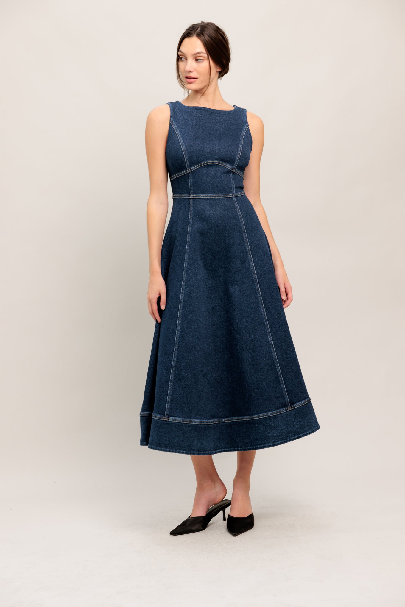 SIMPLE STATEMENT DENIM DENIM MIDI DRESS